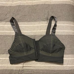 Front clasp bra